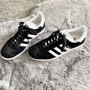 Women’s Adidas Gazelle Shoes Size 7.5 (Runs Long)